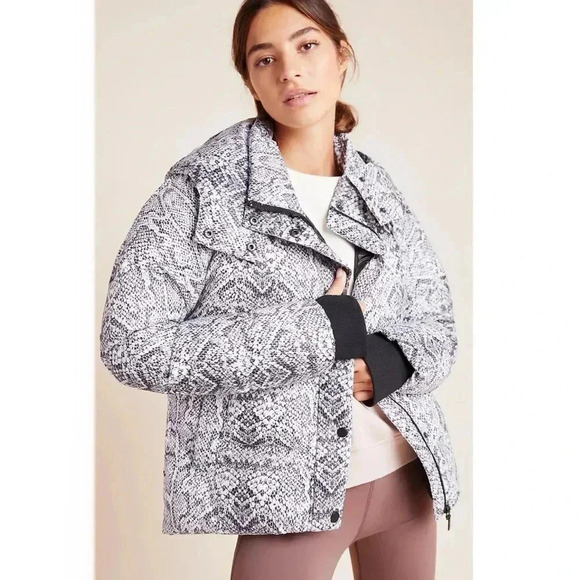 Varley Highland Puffer in Snakeskin - Picture 8 of 16